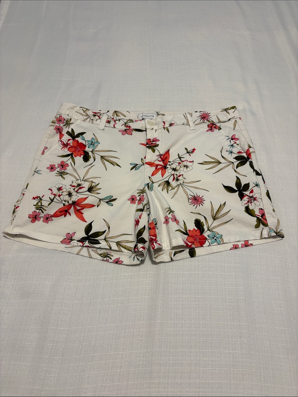 Liz Claiborne White Floral Print Classic Shorts